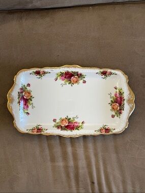 EC Vintage Royal Albert Old Country Roses large sandwich tray with 22k gold trim